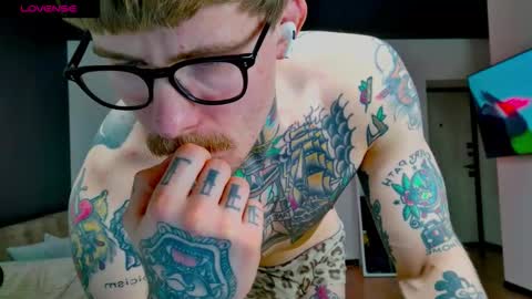 Snapshot of white_king999 chatting on January 10, 2026, 1:46 pm Max online show from January 10, 2026, 1:46 pm