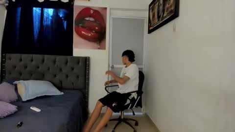 Snapshot of white_master444 chatting on April 18, 2026, 7:58 pm white online show from April 18, 2026, 7:58 pm