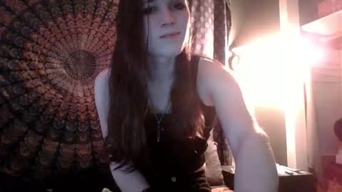 Snapshot of white_raven_93 chatting on January 14, 2026, 4:40 am Raven online show from January 14, 2026, 4:40 am