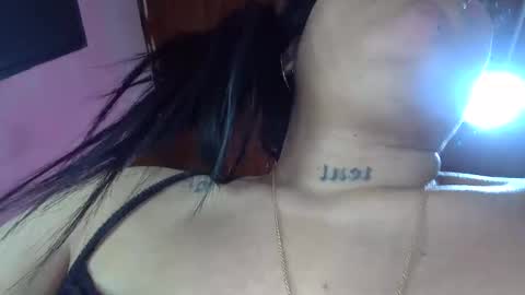 white_sexy_ online show from February 13, 2025, 12:21 pm