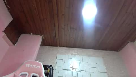 white_sexy_ online show from March 5, 2025, 10:21 pm