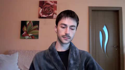 Tom online show from October 7, 2025, 2:03 pm