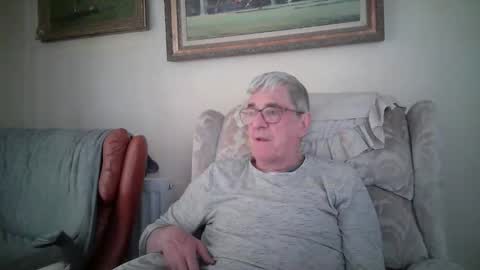 Snapshot of whitebriefs009 chatting on May 6, 2026, 8:41 am whitebriefs009 online show from May 6, 2026, 8:41 am