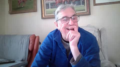 Snapshot of whitebriefs009 chatting on May 13, 2026, 11:40 am whitebriefs009 online show from May 13, 2026, 11:40 am