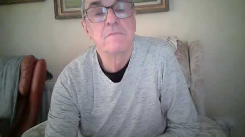 Snapshot of whitebriefs009 chatting on May 14, 2026, 9:38 am whitebriefs009 online show from May 14, 2026, 9:38 am