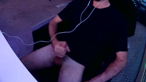 whitecreambigd online show from June 9, 2026, 4:24 am