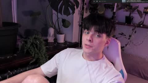 Snapshot of whiteegrimm chatting on December 4, 2024, 5:33 pm Gus online show from December 4, 2024, 5:33 pm