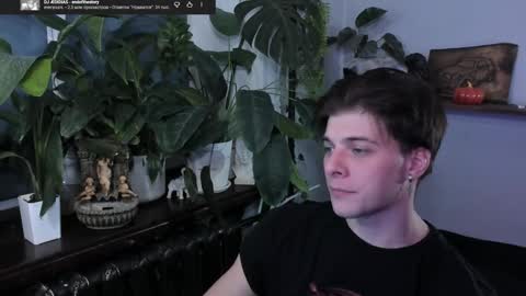 Snapshot of whiteegrimm chatting on November 18, 2025, 7:18 pm Gus online show from November 18, 2025, 7:18 pm