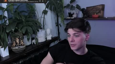 Snapshot of whiteegrimm chatting on November 21, 2025, 9:24 pm Gus online show from November 21, 2025, 9:24 pm