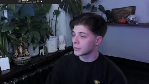 Snapshot of whiteegrimm chatting on November 26, 2025, 9:38 pm Gus online show from November 26, 2025, 9:38 pm