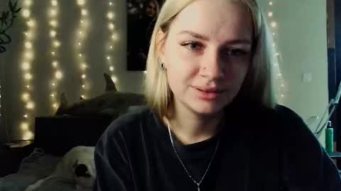 Snapshot of whitehex666 chatting on December 2, 2025, 3:40 pm whitehex666 online show from December 2, 2025, 3:40 pm