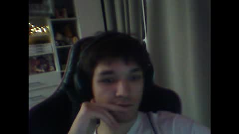 Snapshot of whitekingg chatting on November 23, 2025, 1:33 pm whitekingg online show from November 23, 2025, 1:33 pm