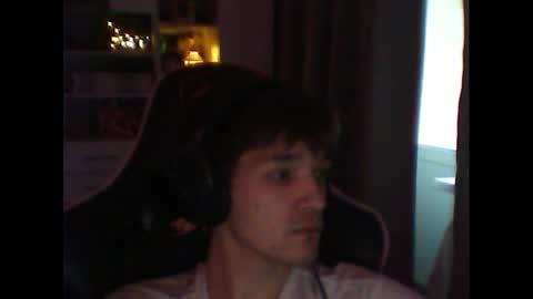 Snapshot of whitekingg chatting on November 24, 2025, 12:05 pm whitekingg online show from November 24, 2025, 12:05 pm