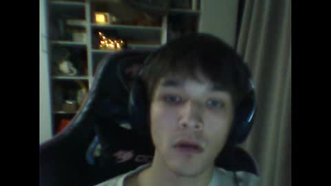 Snapshot of whitekingg chatting on December 2, 2025, 3:40 pm whitekingg online show from December 2, 2025, 3:40 pm