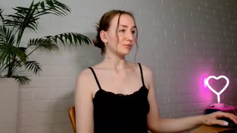 Snapshot of whiteprincessluna chatting on July 17, 2026, 1:40 pm You wont find me here on Saturdays and Sundays online show from July 17, 2026, 1:40 pm