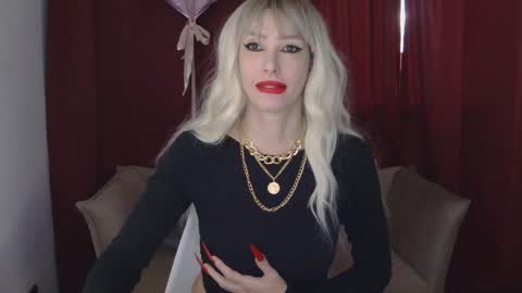 Snapshot of whitequeen888 chatting on February 3, 2025, 10:58 am White Queen online show from February 3, 2025, 10:58 am