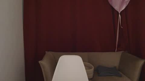 Snapshot of whitequeen888 chatting on March 3, 2025, 5:39 pm White Queen online show from March 3, 2025, 5:39 pm