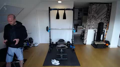 whiterabbit_86 online show from December 4, 2025, 11:41 am