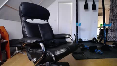 whiterabbit_86 online show from February 6, 2026, 3:48 pm