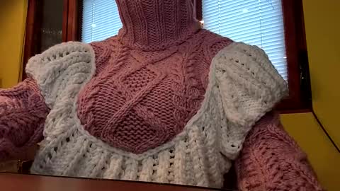 Snapshot of whitesweater chatting on November 18, 2025, 6:29 am whitesweater online show from November 18, 2025, 6:29 am