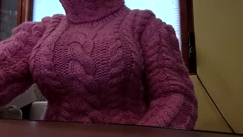 Snapshot of whitesweater chatting on December 3, 2025, 7:27 am whitesweater online show from December 3, 2025, 7:27 am