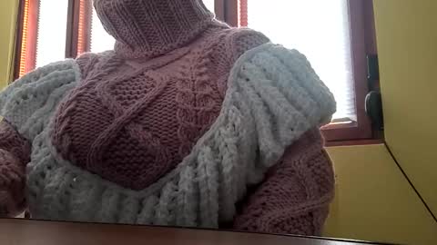 Snapshot of whitesweater chatting on December 15, 2025, 6:50 am whitesweater online show from December 15, 2025, 6:50 am