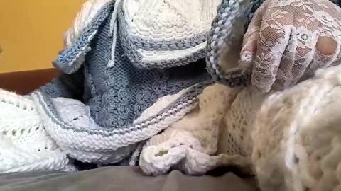 Snapshot of whitesweater chatting on March 17, 2026, 7:12 am whitesweater online show from March 17, 2026, 7:12 am