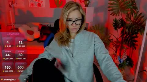 Snapshot of whitneypunnch chatting on December 3, 2025, 8:12 am whitneypunnch online show from December 3, 2025, 8:12 am