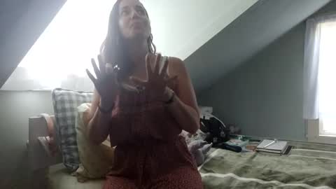 Miss Dior online show from November 10, 2025, 7:35 pm