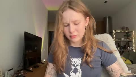 Alisa online show from May 11, 2026, 7:36 am