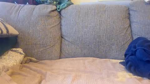 whorekneeweeny online show from November 28, 2025, 6:54 pm