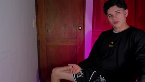 Snapshot of whos_he chatting on January 11, 2026, 11:54 pm whos_he online show from January 11, 2026, 11:54 pm