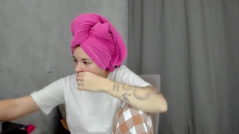 Snapshot of why_again_me chatting on January 18, 2026, 6:23 pm Veronica online show from January 18, 2026, 6:23 pm