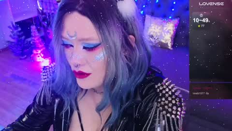 Laura  online show from January 1, 2025, 12:11 pm