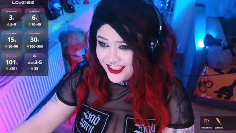 Laura  online show from February 26, 2025, 4:36 am