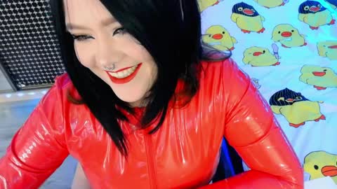 Laura  online show from April 9, 2026, 7:30 pm