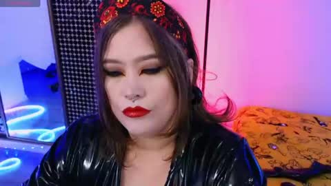 Snapshot of wickedxqueen chatting on July 4, 2026, 9:32 pm Laura online show from July 4, 2026, 9:32 pm