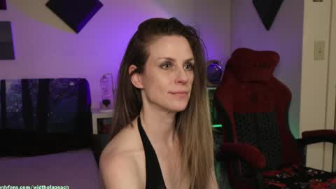 Snapshot of widthofapeach chatting on April 17, 2026, 1:30 am Gretchen Jimmy online show from April 17, 2026, 1:30 am