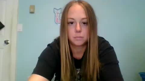 Snapshot of wifeyunlocked chatting on October 9, 2025, 10:19 pm WIfeyUnlocked online show from October 9, 2025, 10:19 pm