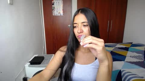 Ilauren online show from February 12, 2026, 7:31 pm