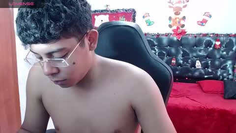 Snapshot of wiilliam_20 chatting on December 18, 2024, 5:52 pm wiilliam online show from December 18, 2024, 5:52 pm