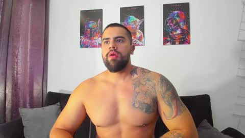 Snapshot of wild_couplesex1 chatting on January 31, 2025, 2:17 pm Devon and Chloe online show from January 31, 2025, 2:17 pm