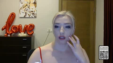 Snapshot of wild_silk_desire chatting on March 28, 2026, 5:34 pm Alina online show from March 28, 2026, 5:34 pm