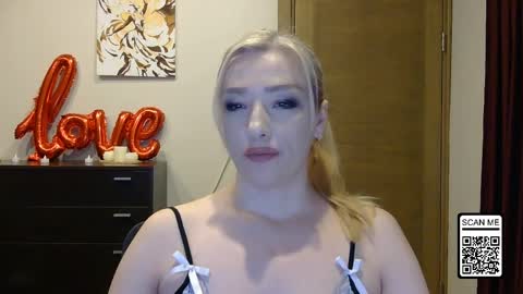 Snapshot of wild_silk_desire chatting on April 6, 2026, 5:36 pm Alina online show from April 6, 2026, 5:36 pm
