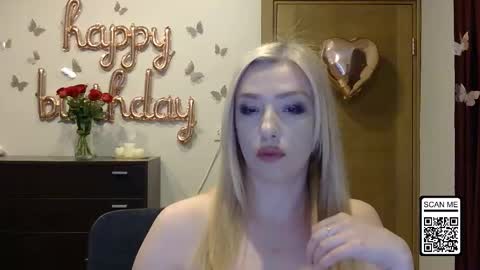 Snapshot of wild_silk_desire chatting on April 8, 2026, 6:52 pm Alina online show from April 8, 2026, 6:52 pm