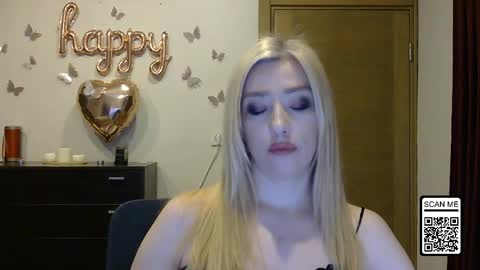 Snapshot of wild_silk_desire chatting on April 18, 2026, 5:28 pm Alina online show from April 18, 2026, 5:28 pm