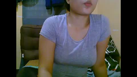 Snapshot of wildcamille chatting on January 19, 2025, 2:36 am camille online show from January 19, 2025, 2:36 am