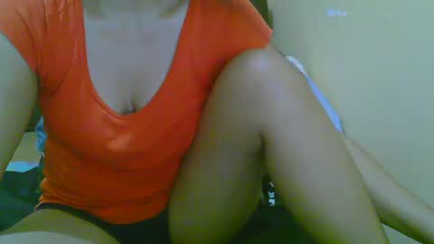 Snapshot of wildcamille chatting on January 20, 2025, 8:19 am camille online show from January 20, 2025, 8:19 am