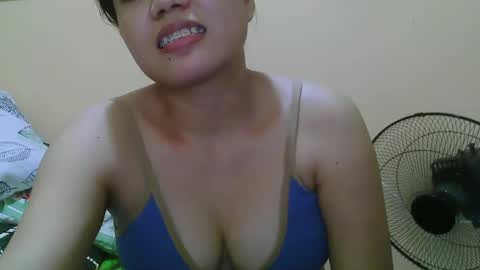 Snapshot of wildcamille chatting on January 27, 2025, 3:47 am camille online show from January 27, 2025, 3:47 am