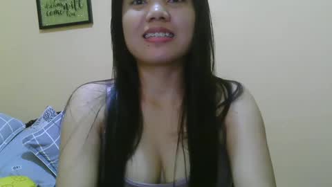 Snapshot of wildcamille chatting on February 7, 2025, 12:17 pm camille online show from February 7, 2025, 12:17 pm